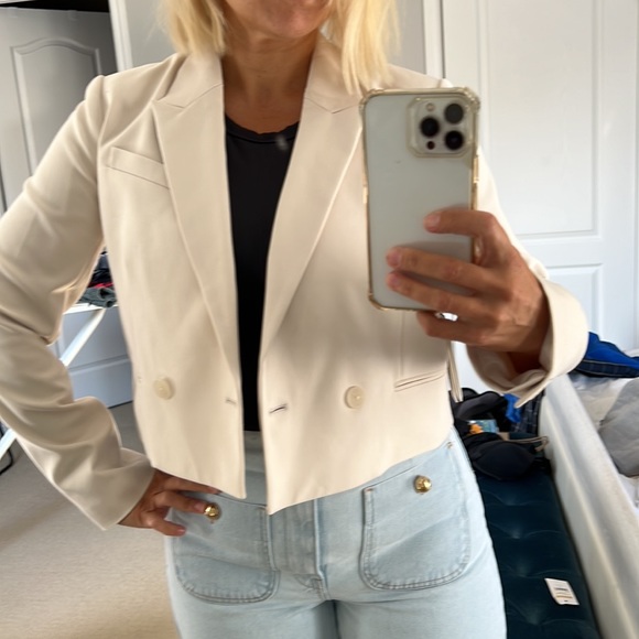 Babaton Aritzia cropped Ella blazer size M, Color Bone - Picture 5 of 6